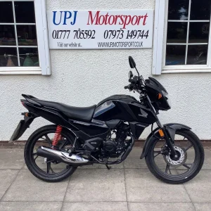Honda CB125F CB 125 F 2024 24 reg 5200 miles ideal 125 learner legal commuter
