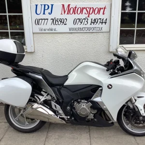 Honda VFR 1200 FD - A automatic DCT 2012 61 reg 18 k full Honda luggage