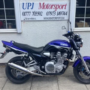 Yamaha XJR 1300 cc June 2002 02 reg 21 k carb model, sports exhausts, ride away
